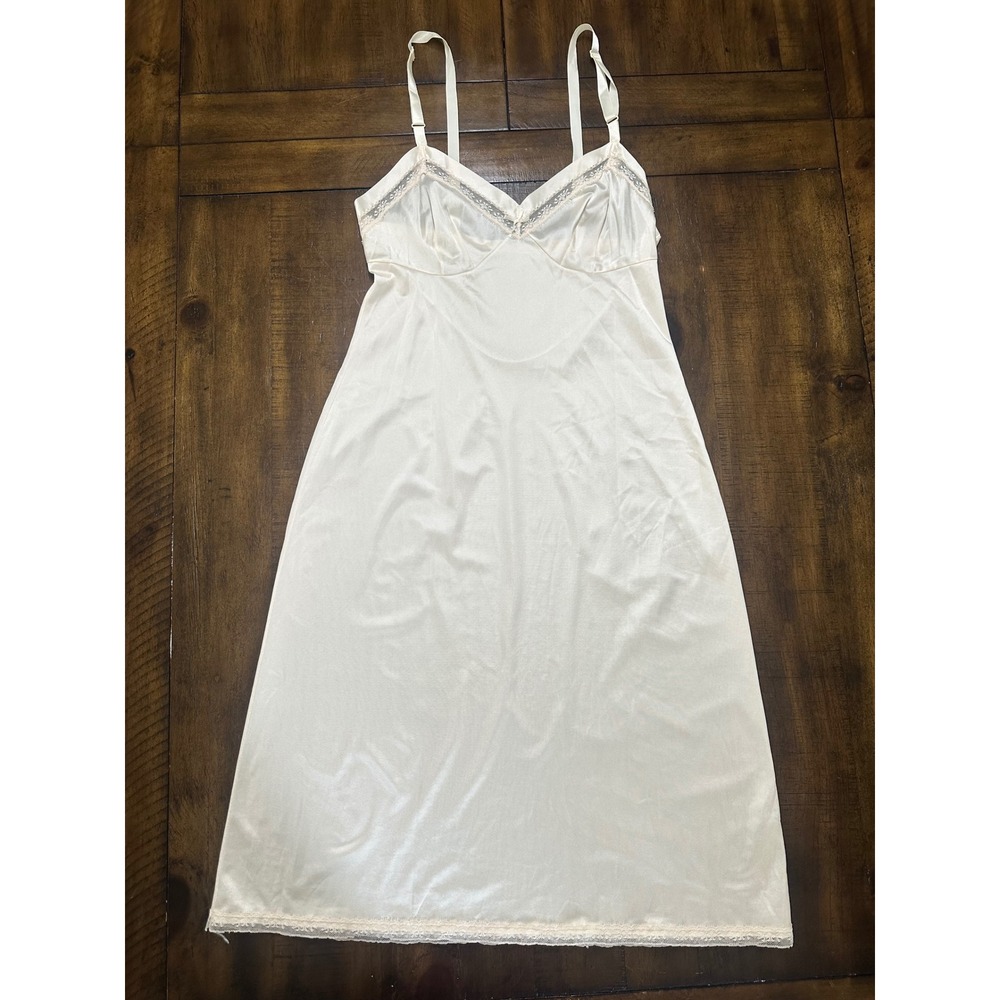 Lorraine Vintage Ivory Lace Trim Full Slip Antron III Nylon Tall 32 Made in USA
